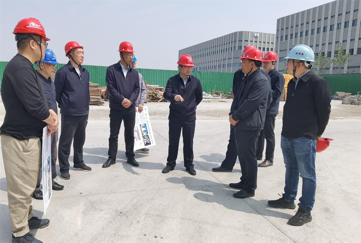 1683159522624048165.jpg 丁銳到醫(yī)藥創(chuàng)新產(chǎn)業(yè)園檢查安全生產(chǎn)工作1.jpg